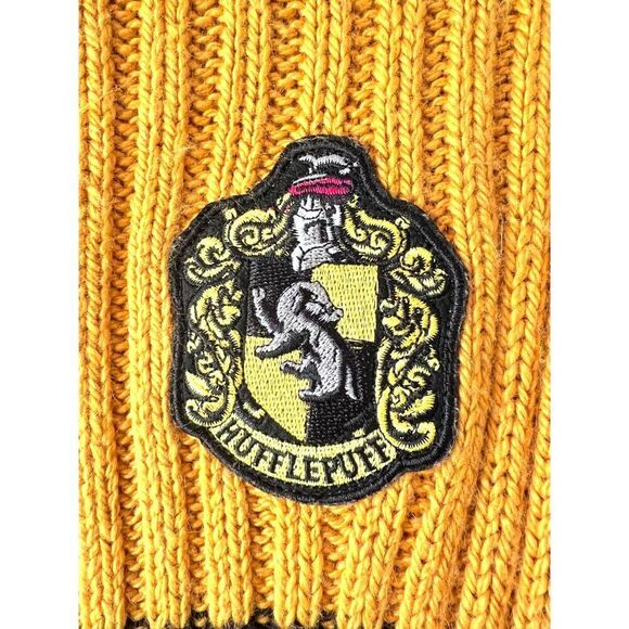 Harry Potter Hogwarts Hufflepuff Quidditch Lambwool Crew Neck Sweater XL - Picture 2 of 14